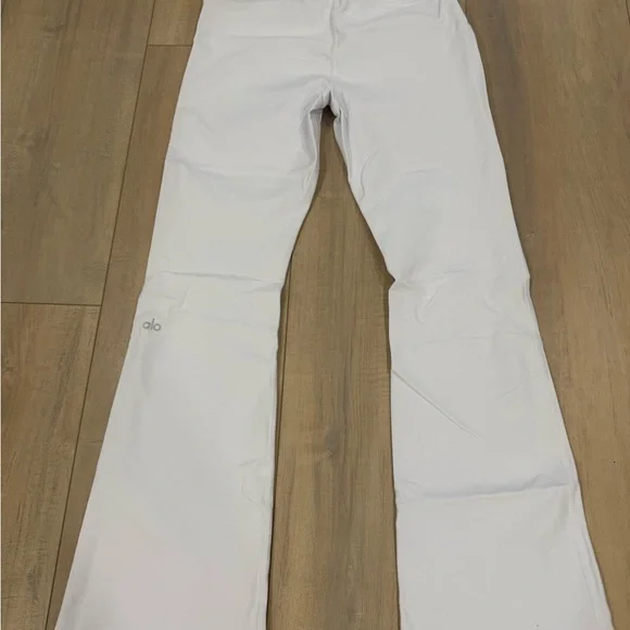 ALO Yoga White Seamless Performance Leggings - Picture 2 of 4